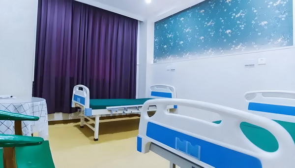 程潇曾确诊精神疾病与梁朝伟传闻早真相大白